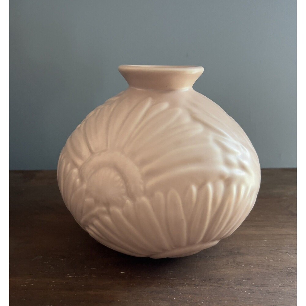 Vintage Harris Potteries Blush Sunflower Vase Art Deco Chicago 1940/50’s 7.5”